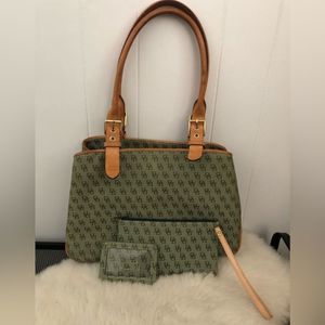 BUNDLE Vintage Dooney & Bourke Green bag, card case and wristlet